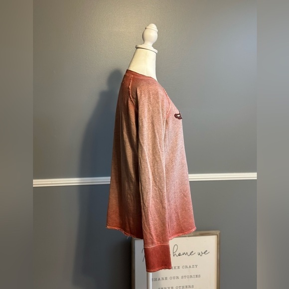 Harley Davidson Women's Distressed Ombré Crew Neck Sweatshirt Size Large Coral - Picture 3 of 6